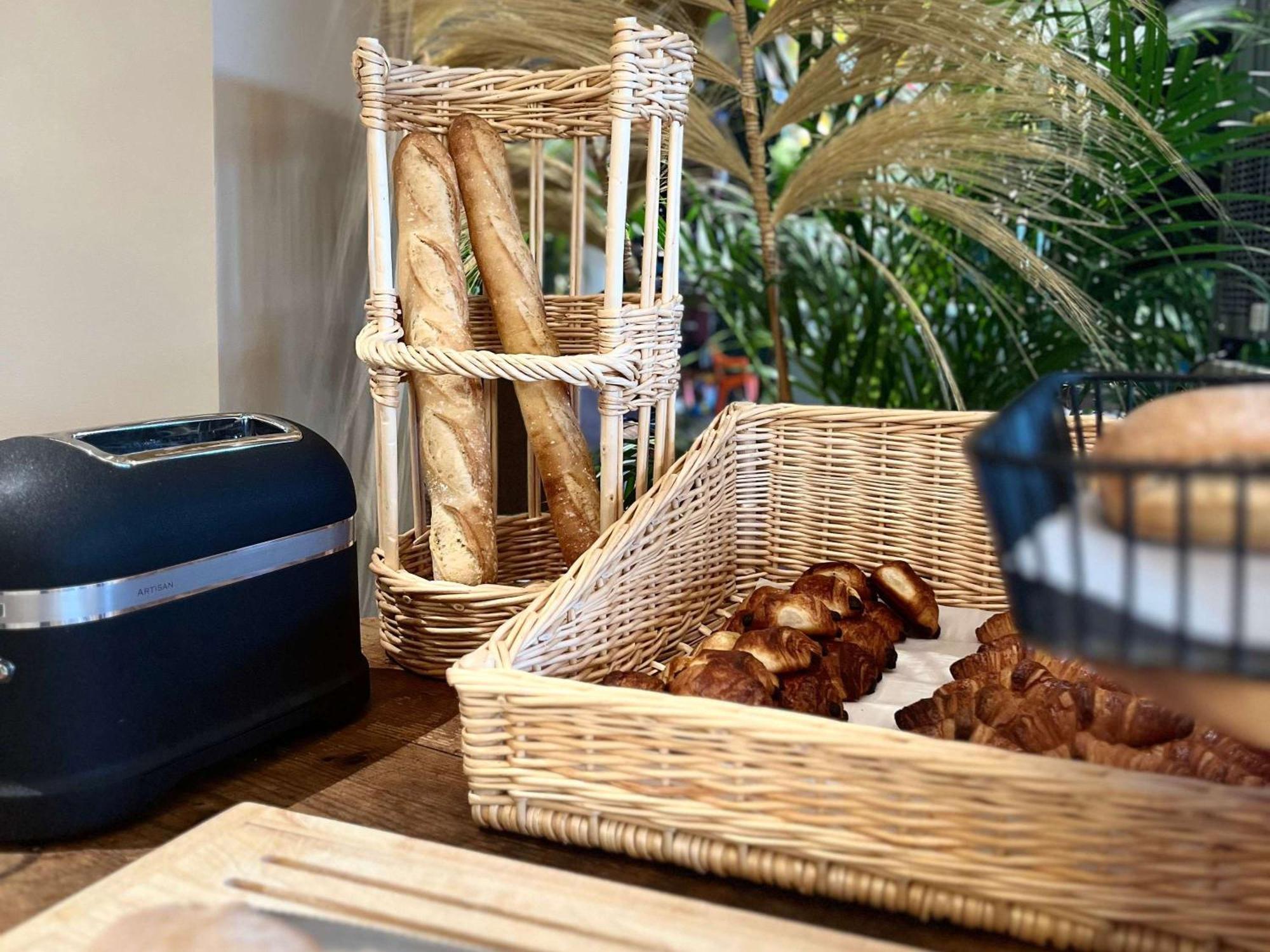 Ibis Budget Porte De Camargue Saint-Martin-de-Crau Eksteriør billede