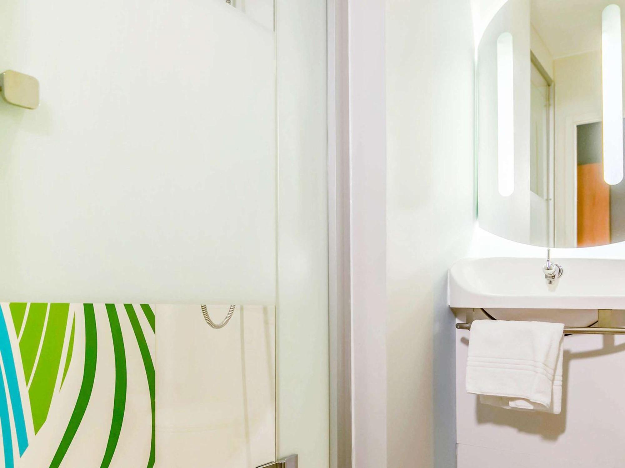 Ibis Budget Porte De Camargue Saint-Martin-de-Crau Eksteriør billede