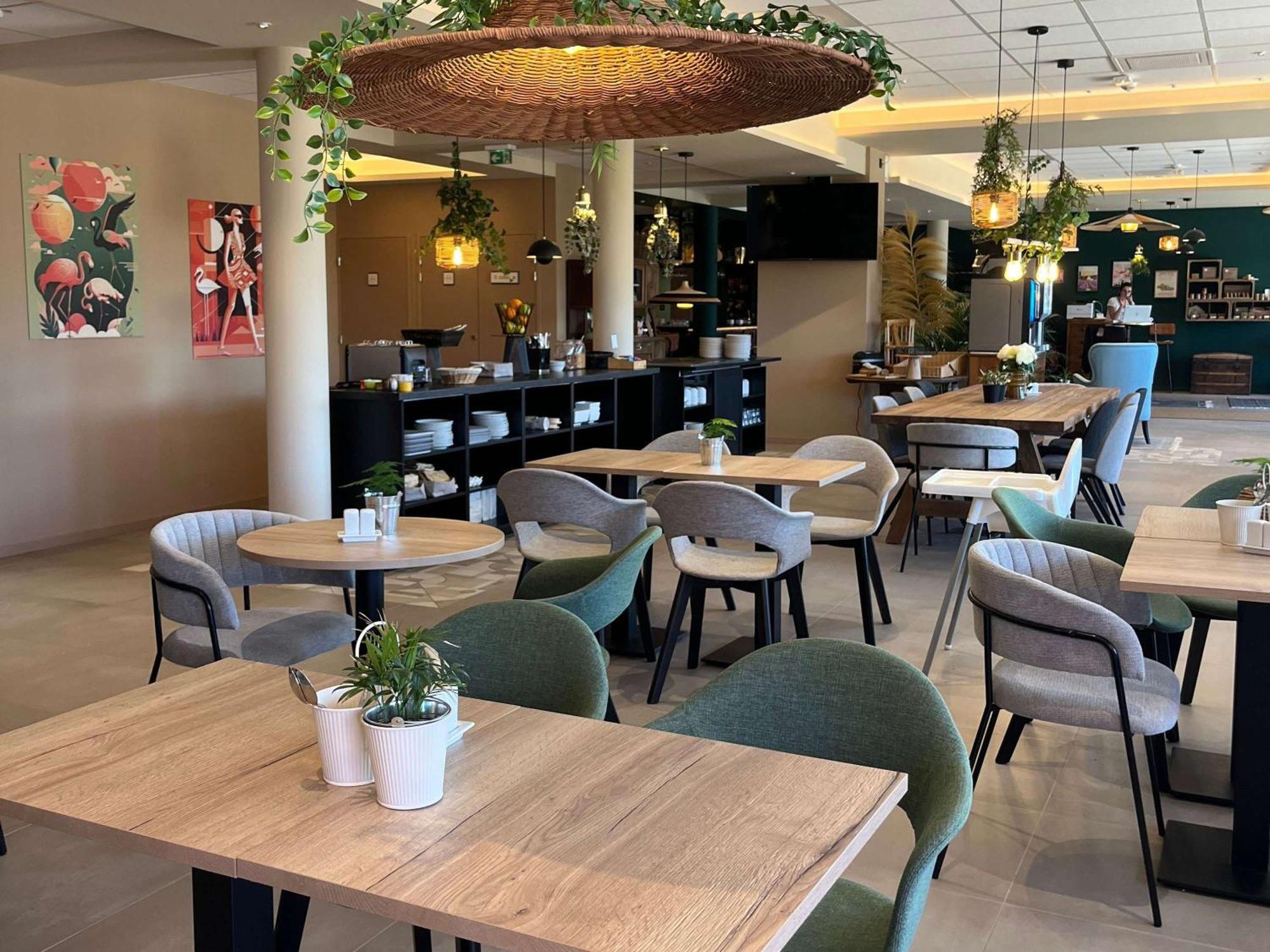 Ibis Budget Porte De Camargue Saint-Martin-de-Crau Eksteriør billede