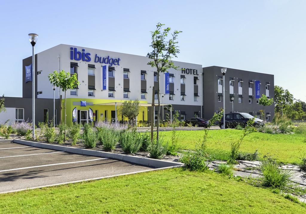 Ibis Budget Porte De Camargue Saint-Martin-de-Crau Eksteriør billede
