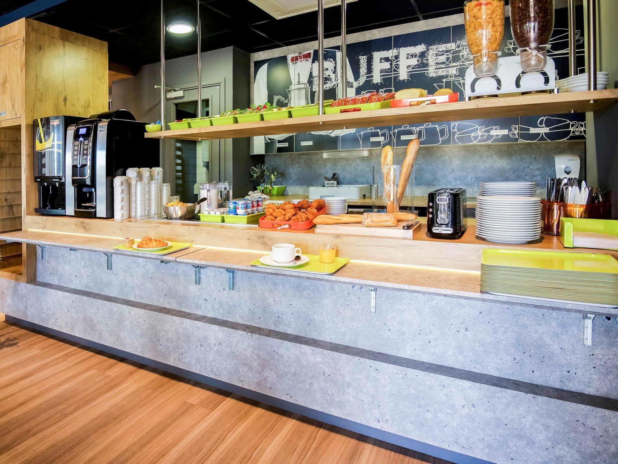 Ibis Budget Porte De Camargue Saint-Martin-de-Crau Eksteriør billede