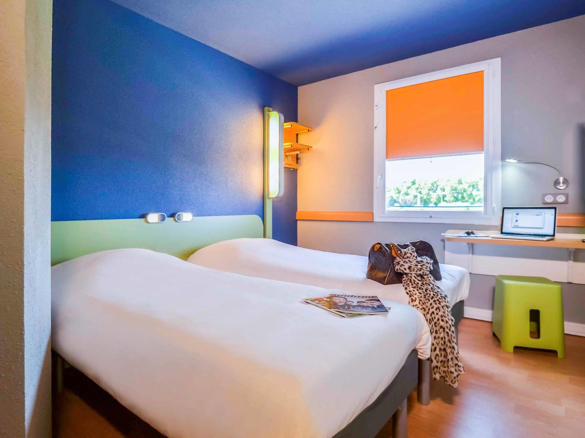 Ibis Budget Porte De Camargue Saint-Martin-de-Crau Eksteriør billede