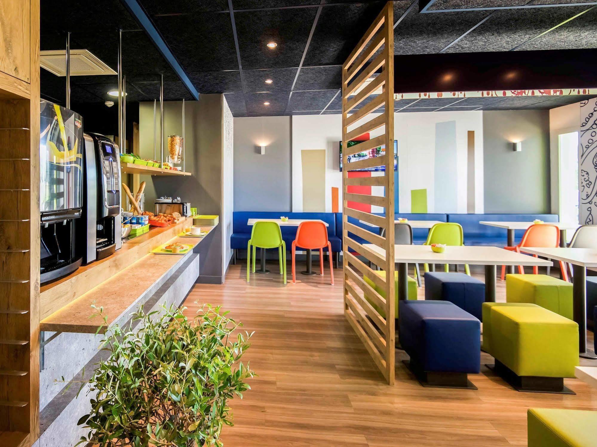 Ibis Budget Porte De Camargue Saint-Martin-de-Crau Eksteriør billede