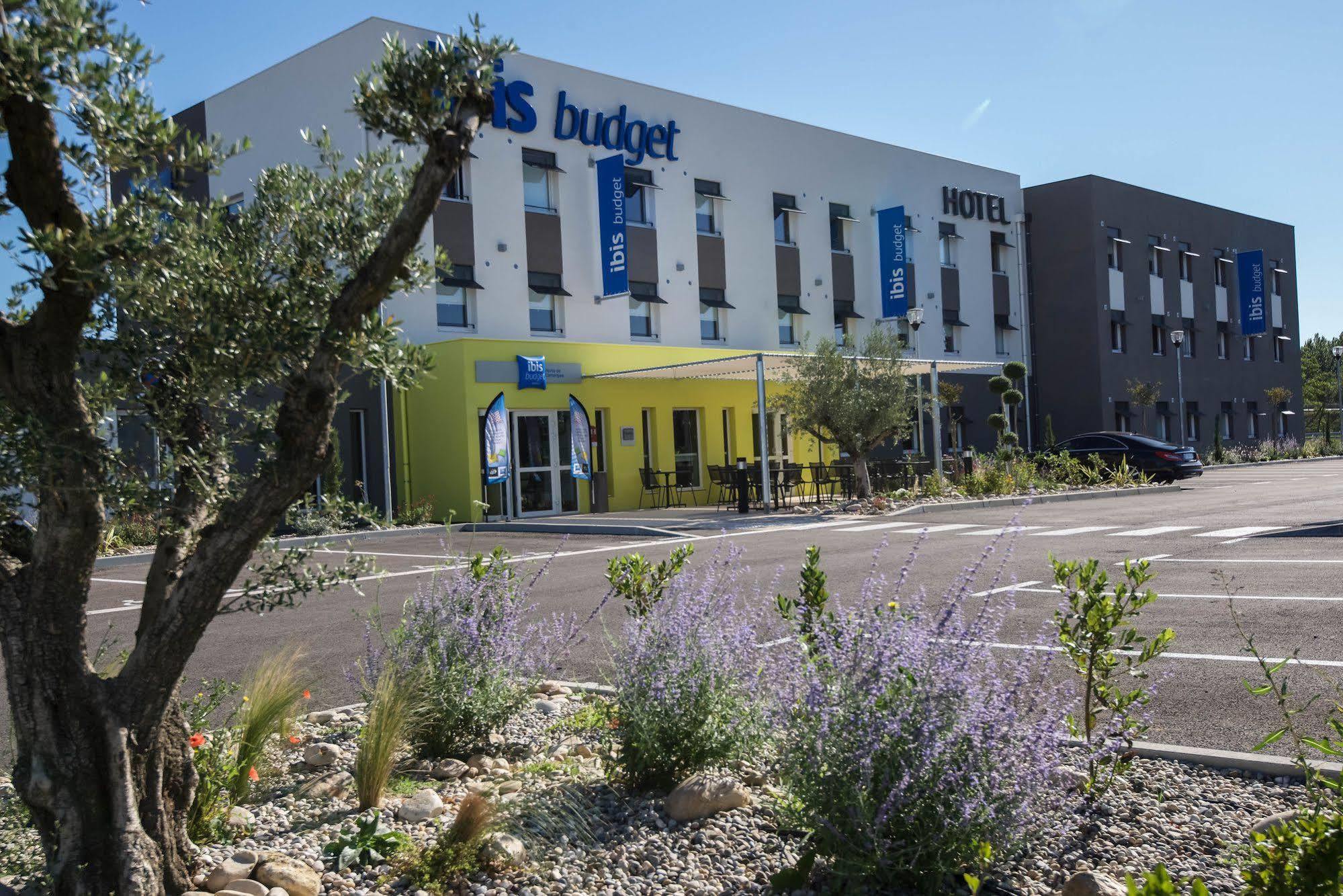 Ibis Budget Porte De Camargue Saint-Martin-de-Crau Eksteriør billede
