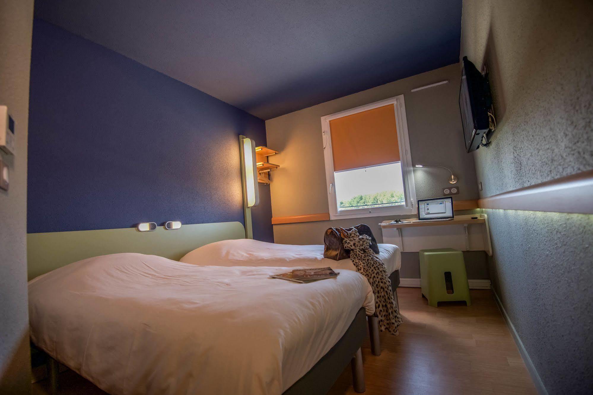 Ibis Budget Porte De Camargue Saint-Martin-de-Crau Eksteriør billede