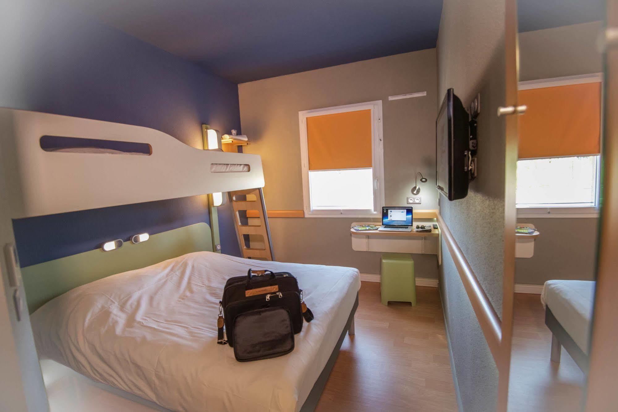 Ibis Budget Porte De Camargue Saint-Martin-de-Crau Eksteriør billede